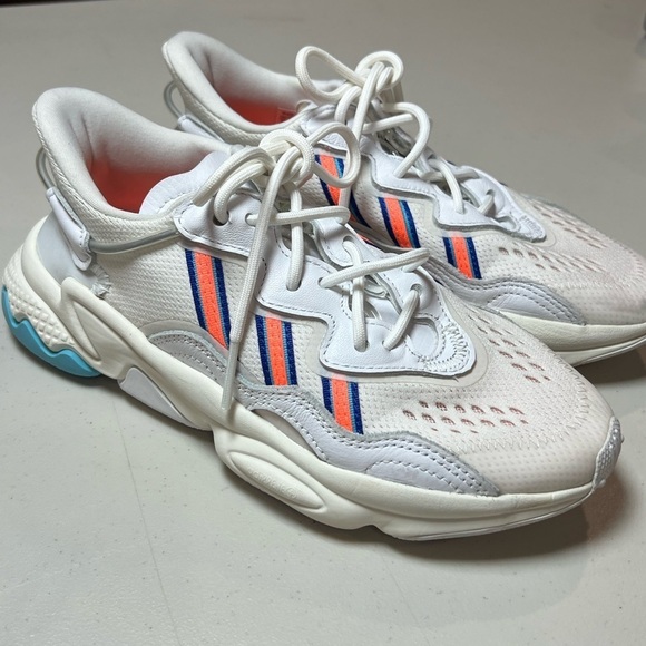 Adidas Women’s Size 6 Ozweego White Gum Coral Rare Colorway Sneaker Shoe - Picture 2 of 14
